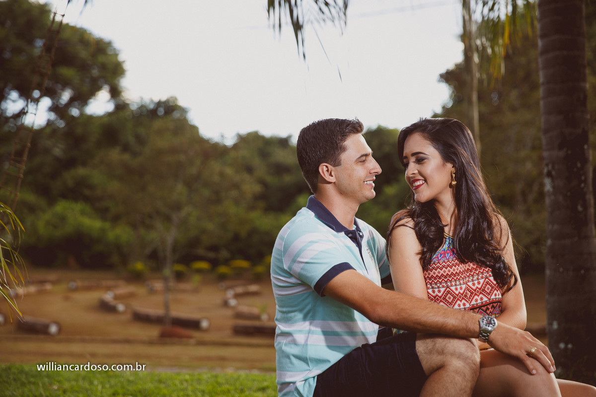 Fotografo de casamentos em Uberlandia, fotos pre wedding em uberlandia, sessao de solteiros em uberlandia,  pre wedding parque siqueroli, fotografo pre wedding em uberlandia,Sessão de fotos de casamento com balões coloridos,E-session debaixo