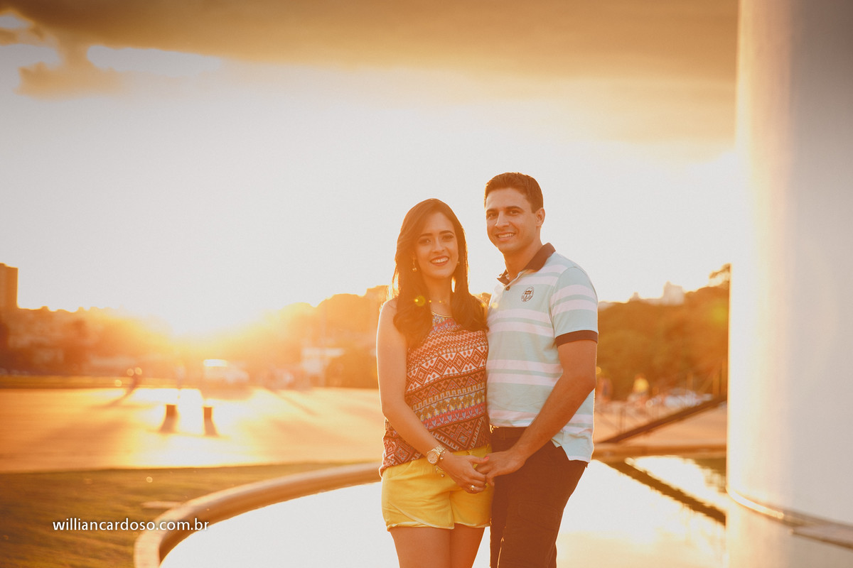 Fotos de noivado no balanço de árvore,Pré-wedding na fazenda ou estilo country,Trash the dress na cachoeira,Ensaio de fotos casal com balão de coração,Sessão de fotos antes do casamento na praia, Sess&atild