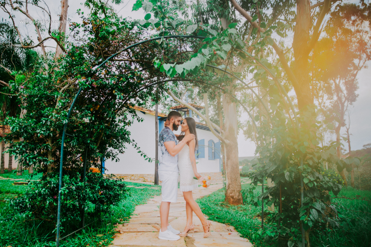 Ensaio pre casamento realizado em capitolio, minas gerais 
