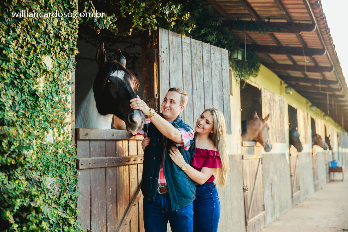 Fotografo em Unai, Fotos pre wedding em Unai, ensaio em Unai, ensaio com cavalos, Unai-MG, fotografo de casamentos em unai, fotos de casamentos em Unai, ensaio de solteiro, previa de casamento, casando em Unai,fotos de Unai, fotografo em minas gerais