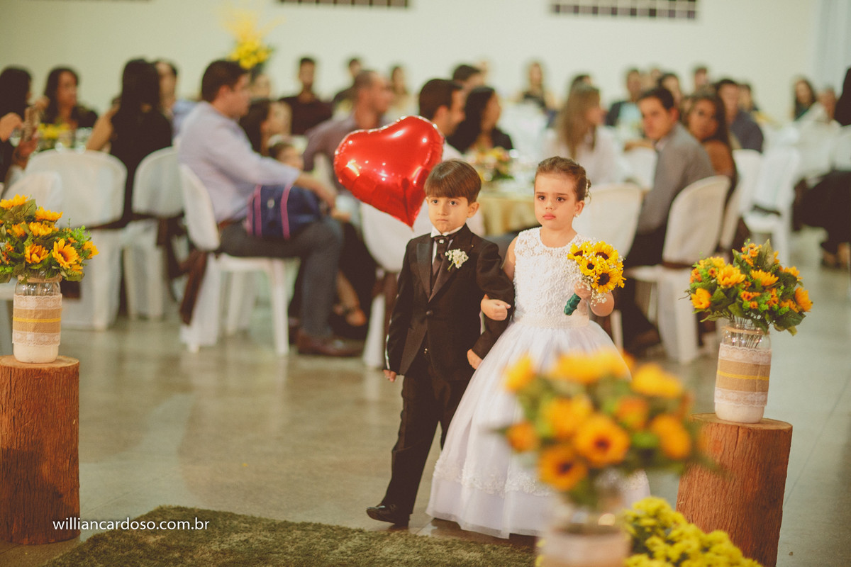 entrada de daminhas em coromandel , casamentos realizados em coromandel