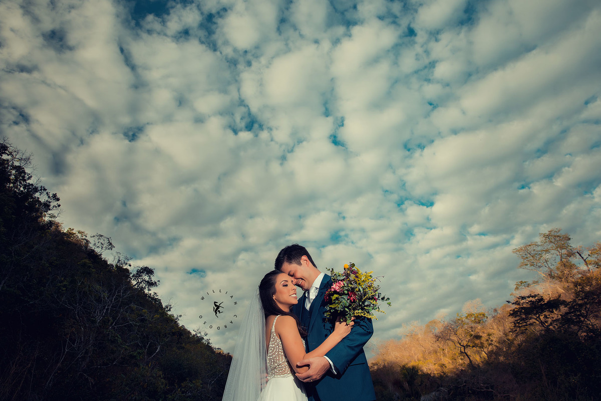 Ensaio trash the dress, ensaio pos casamento , fotos em brasilandia , cachoeira em brasilandia, casando em unai, casando em brasilandia 