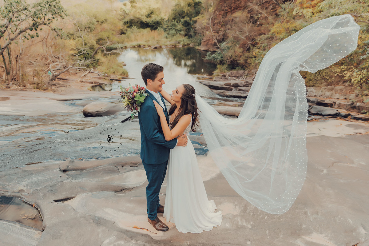 Ensaio trash the dress, ensaio pos casamento , fotos em brasilandia , cachoeira em brasilandia, casando em unai, casando em brasilandia 