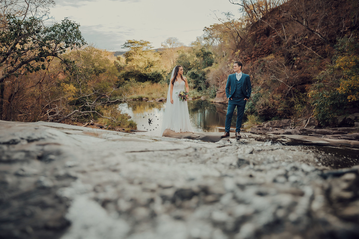 Ensaio trash the dress, ensaio pos casamento , fotos em brasilandia , cachoeira em brasilandia, casando em unai, casando em brasilandia 