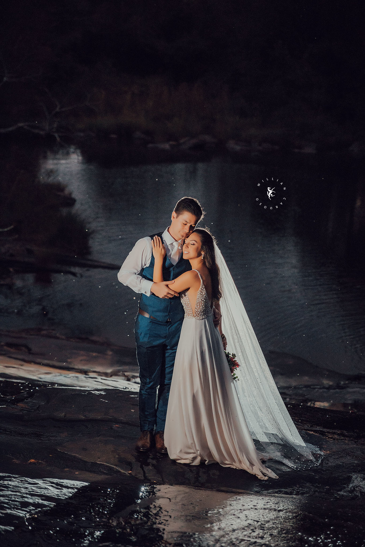 Fotos , fotos de casamento , fotos no por do sol , fotos maravilhosas , fotos na praia , ensaio na praia , ensaio em unai , ensaio em brasilandia , ensaios, fotos de cachoeira , casamento ao ar livre , ideias para casamentos, noivas, noivo, 
Noivado , 