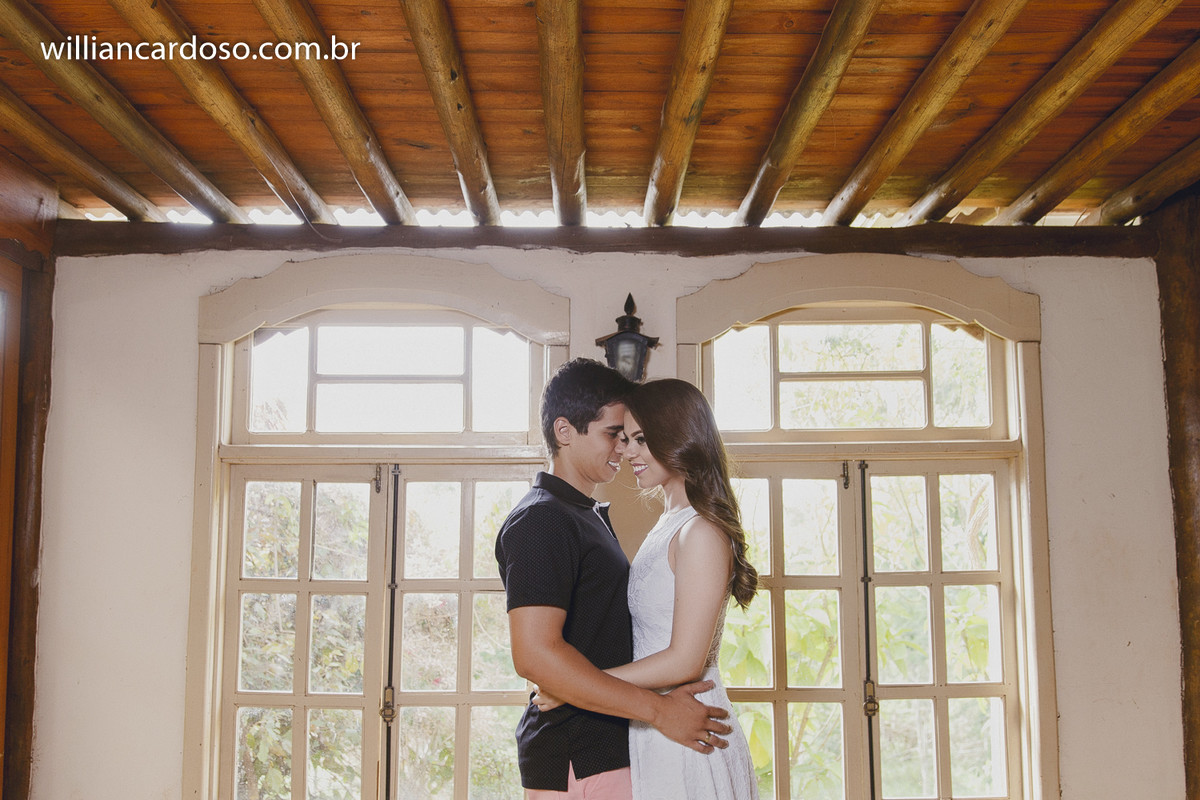 araguari foi o cenario ensaio para o lindo pre wedding na cachoeira queda dagua, realizado pelo fotografo de casamentos em araguari