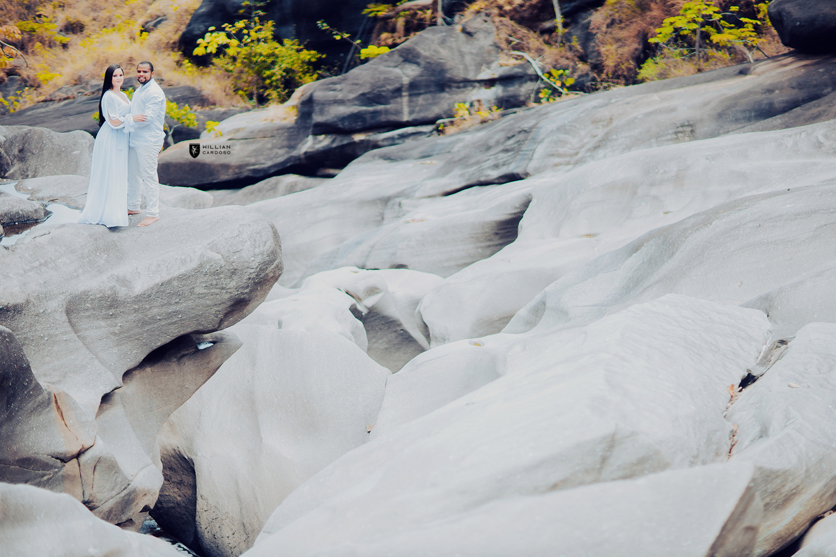 Ensaio pre Wedding no vale da lua, Vale da lua, Fotos do Valei da Lua, Vale da lua na chapada dos veadeiros, Vale da Lua fotos, casamentos no vale da lua, fotos pre casamento no vale da lua, ensaios no vale da lua, Chapada dos veadeiros,fotografo no vale 