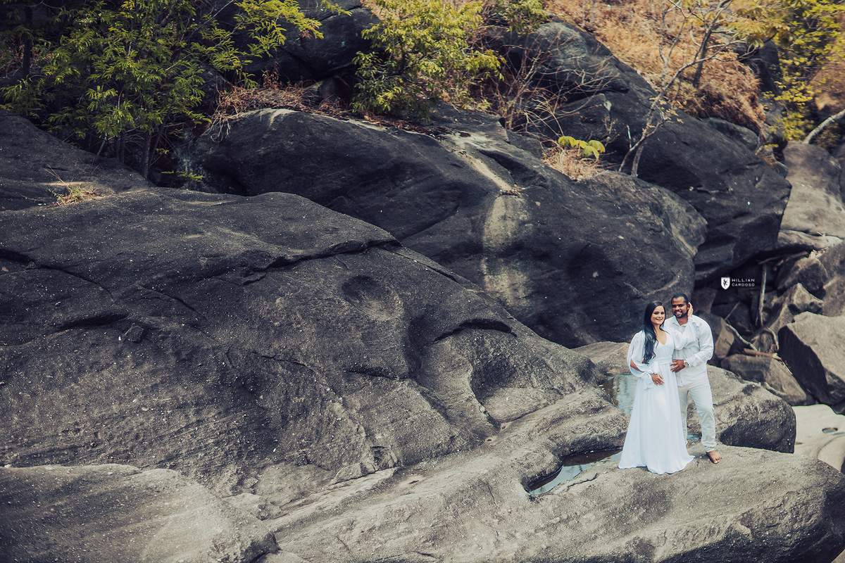 Ensaio pre Wedding no vale da lua, Vale da lua, Fotos do Valei da Lua, Vale da lua na chapada dos veadeiros, Vale da Lua fotos, casamentos no vale da lua, fotos pre casamento no vale da lua, ensaios no vale da lua, Chapada dos veadeiros,fotografo no vale 
