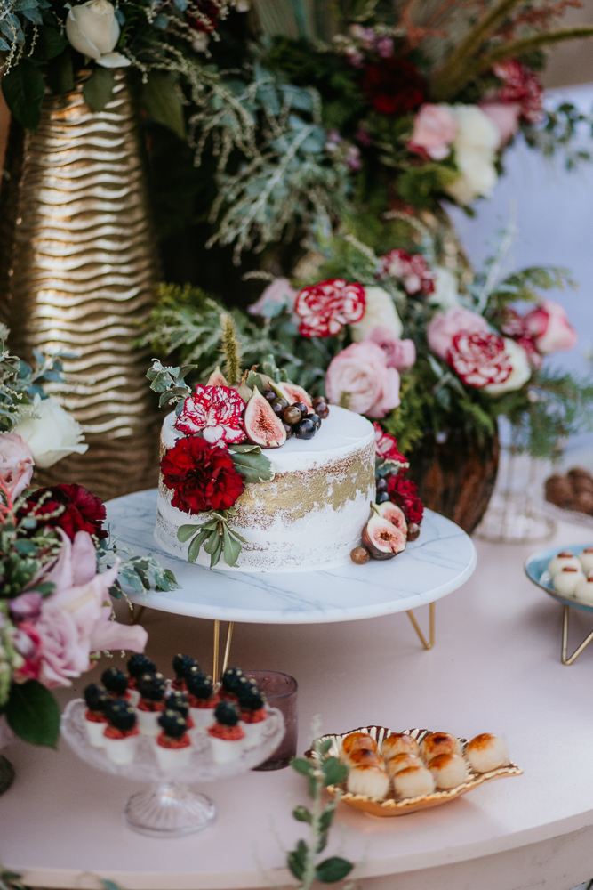bolo de casamento com flores