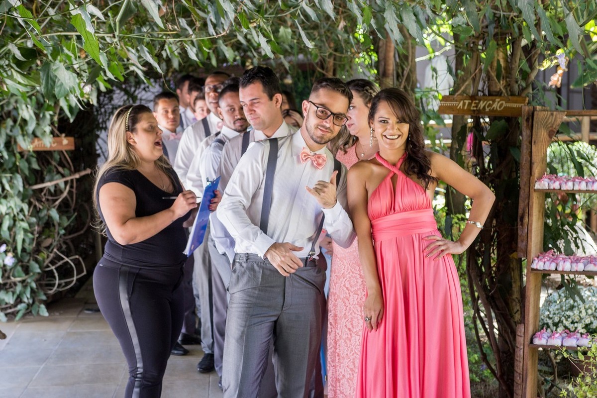 Madrinhas e Padrinhos felizes