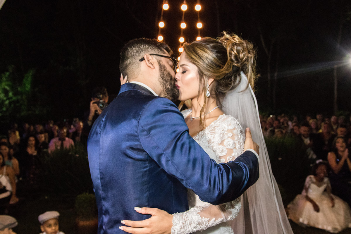 bride casamento noivos beijo SP