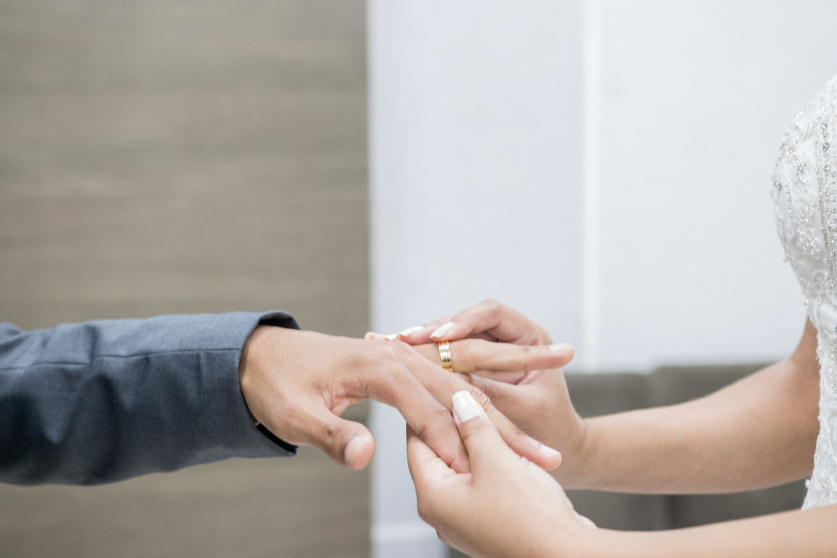 Noiva e alianças