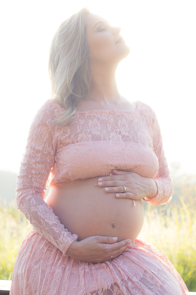Fotos de gestante em Belo Horizonte na linha de trem do belvedere feitas pelo estúdio Kalila Issa