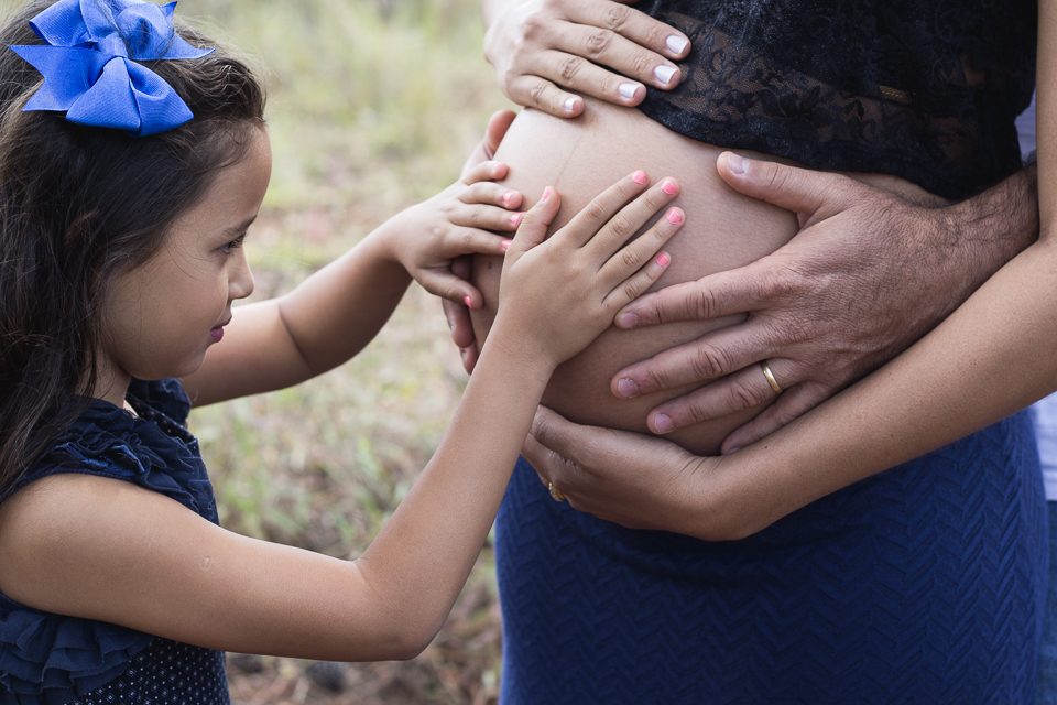 Fotos de gestante em Belo Horizonte na linha de trem do belvedere feitas pelo estúdio Kalila Issa