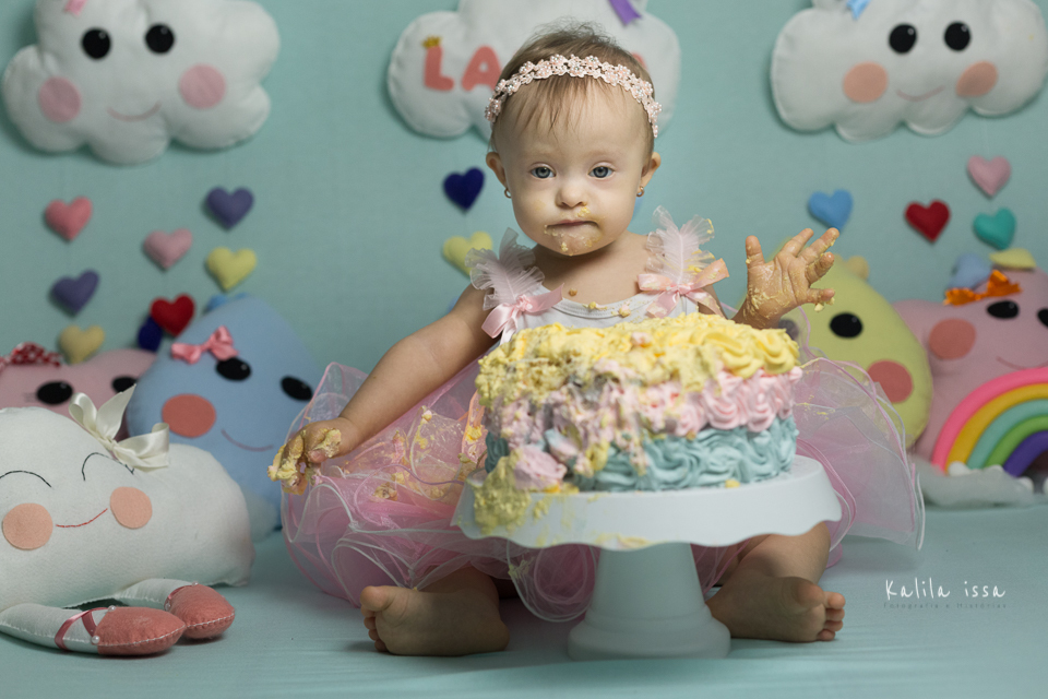 smash the cake tema chuva de amor da estrela laura síndrome de down  no estúdio kalila issa