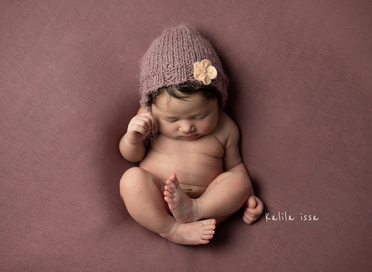 ensaio newborn atemporal no estúdio kalila issa no puff da paloma schell