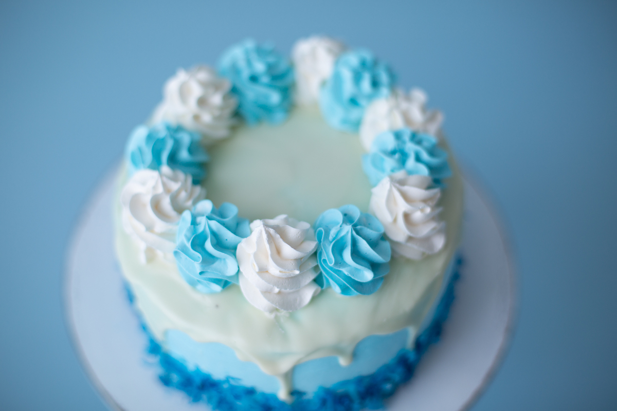 Bolo padaria colombina bairro floresta , prato de bolo de madeira patina