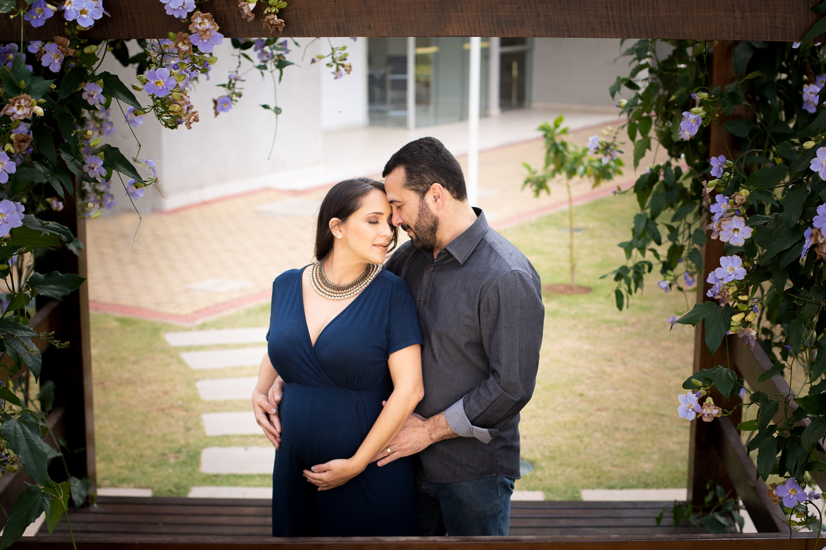 foto praticamente emoldurada de gestante