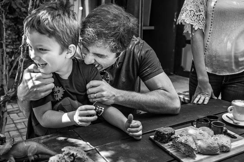 documental aniversario infantil externo pj masks divertido menino e tio rindo brincadeira