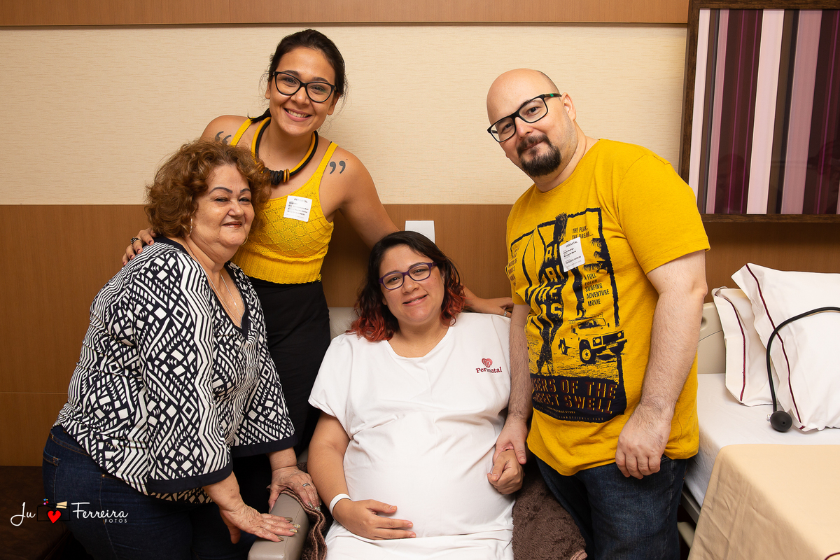 FAMÍLIA REUNIDA NO PARTO RJ