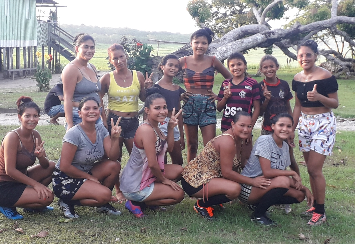 Imagem capa - Meninas do ponta do vento de olho no campeonato Codajaense de futebol feminino por Silas