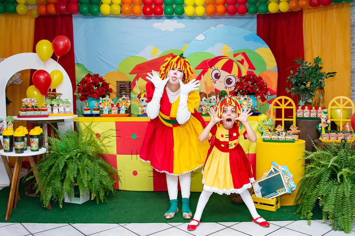 Bonecas de pano levadas