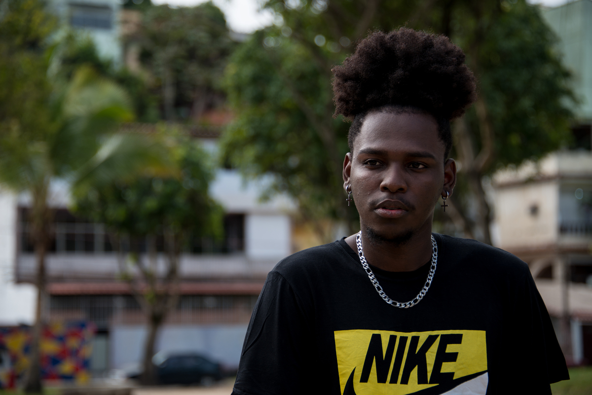 ENSAIO URBANO ARIANE SCHMITZ