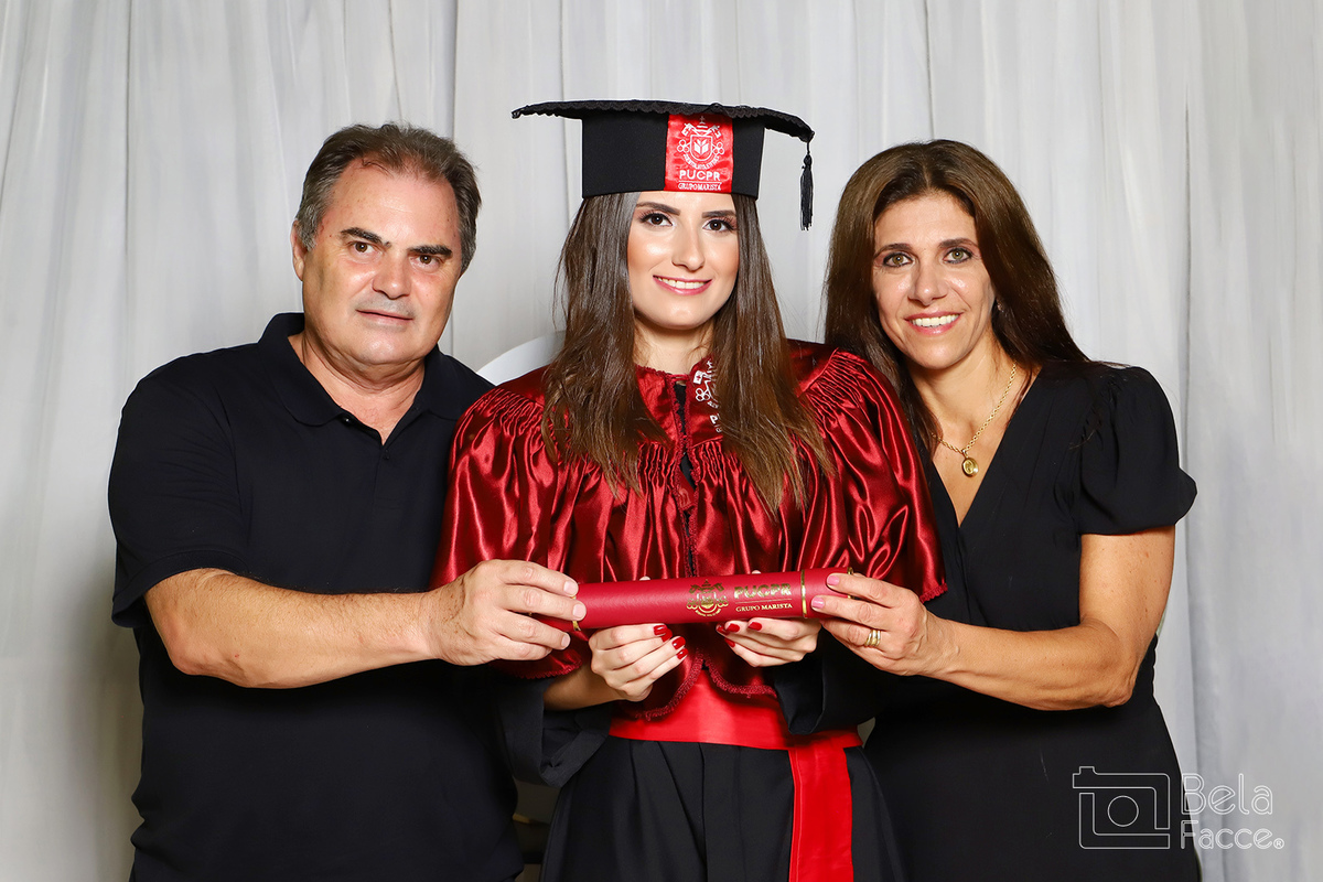 Conquista  do diploma com os pais