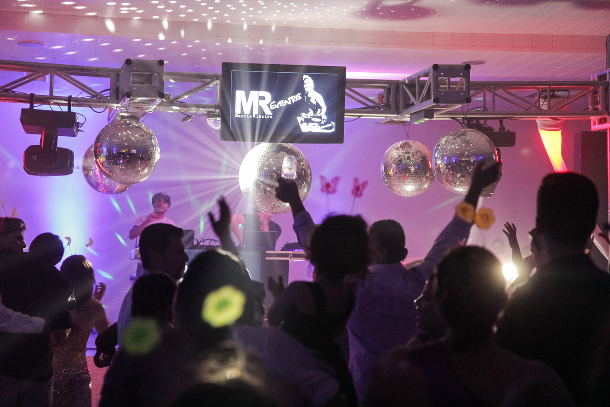 Festa no salão da Apae em Califórnia com a equipe MR Eventos