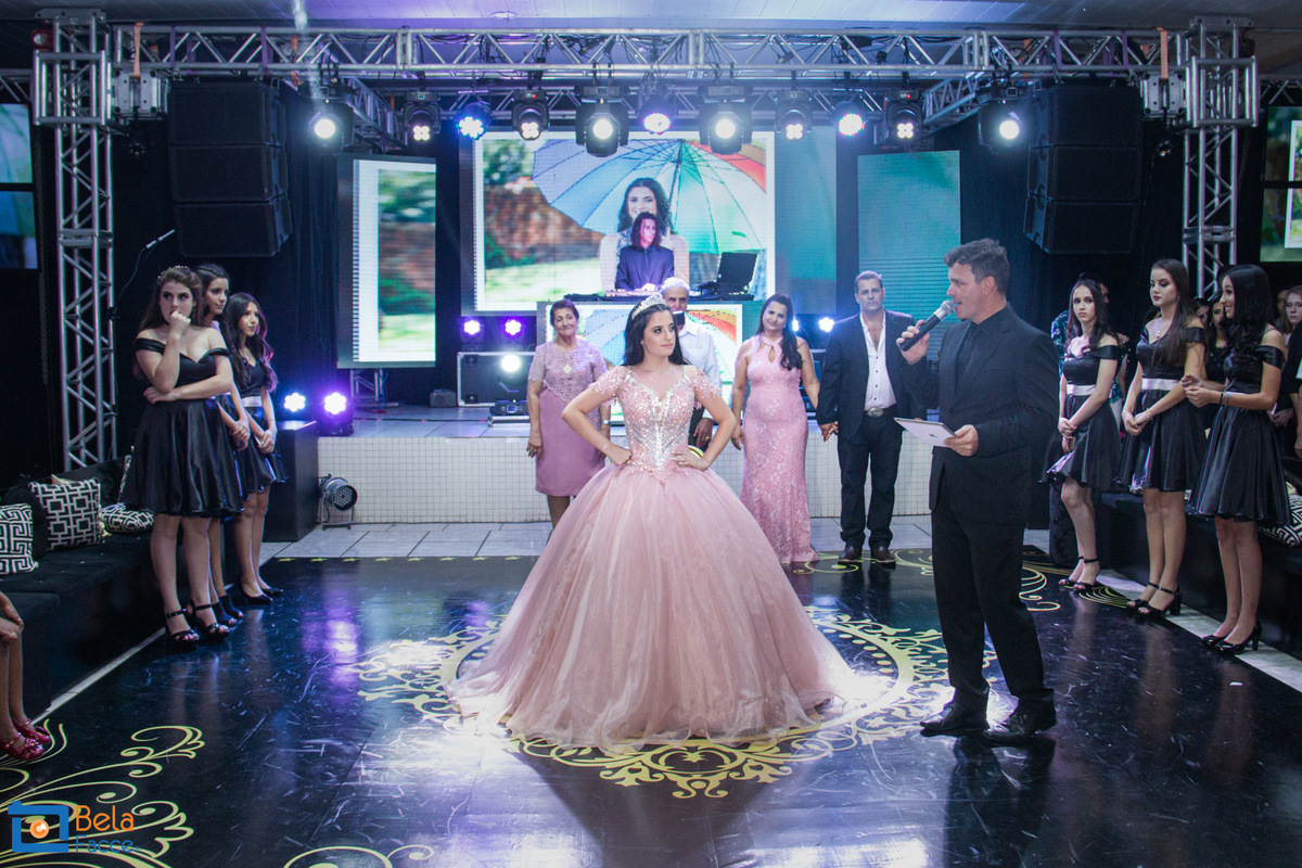 Cerimonial de 15 anos com Márcio Ribeiro da MR Eventos