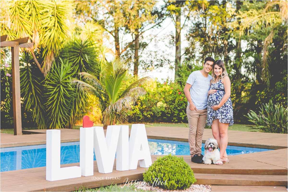 {Lívia} Doce Espera