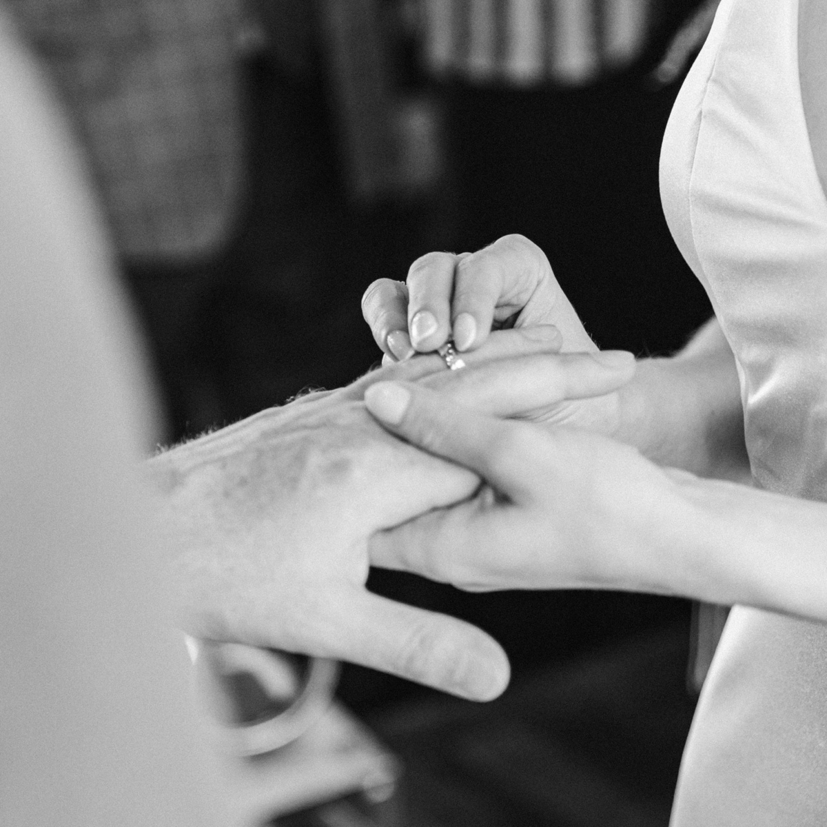 Casamento Mini Wedding na Capela Nossa Senhora da Salette no Jardim Social em Curitiba