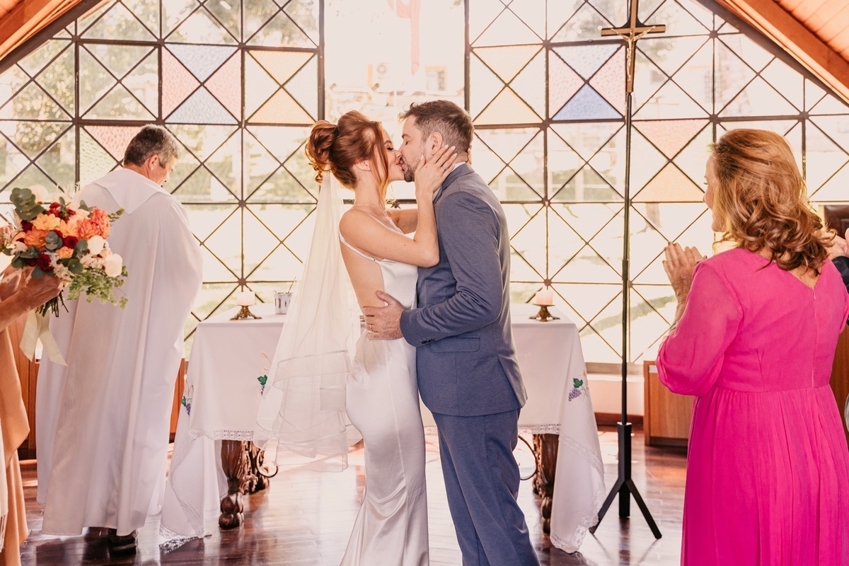 Casamento Mini Wedding na Capela Nossa Senhora da Salette no Jardim Social em Curitiba