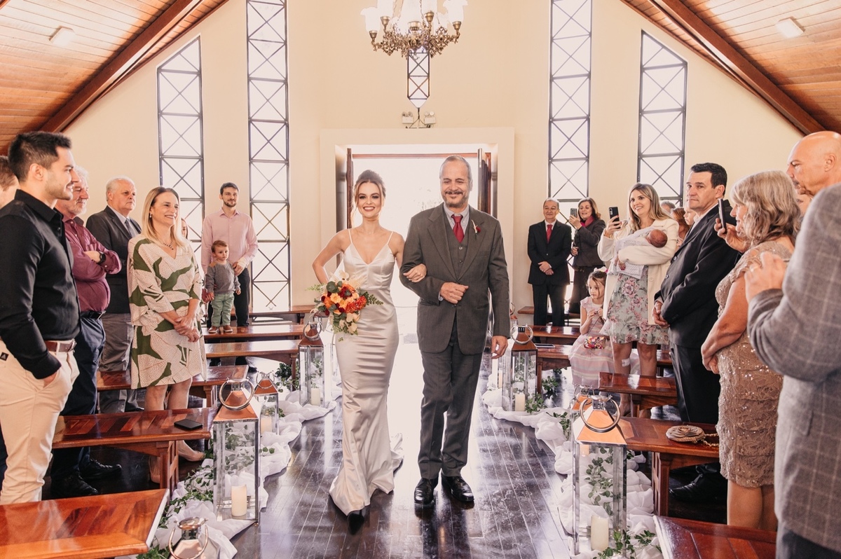 Casamento Mini Wedding na Capela Nossa Senhora da Salette no Jardim Social em Curitiba