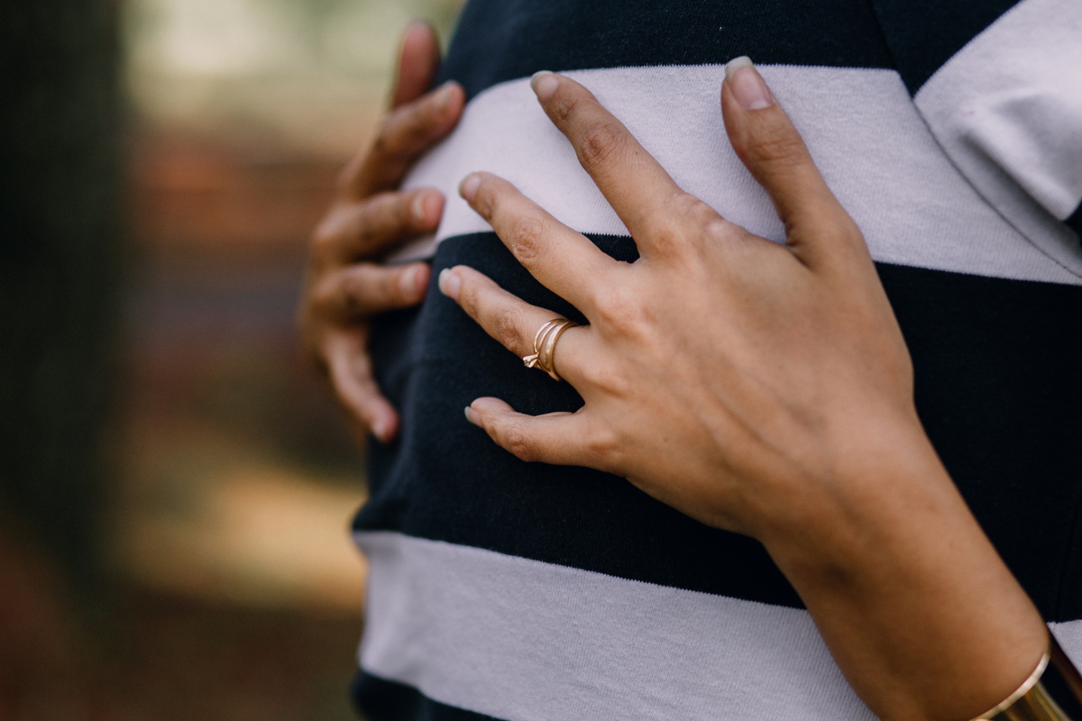 Ensaio de Casal feito em Quatro Barras, região metropolitana de Curitiba. Fotografia de casal. Noivos em Curitiba. Ensaio fotográfico em Curitiba. Noivos no Parque da Ciência em Quatro Barras. 