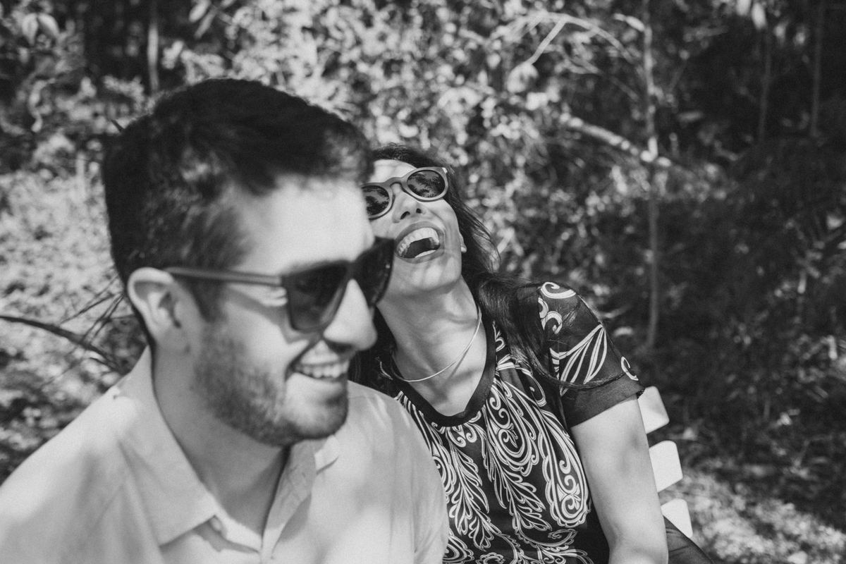 Ensaio de Casal feito em Quatro Barras, região metropolitana de Curitiba. Fotografia de casal. Noivos em Curitiba. Ensaio fotográfico em Curitiba. Noivos no Parque da Ciência em Quatro Barras. 