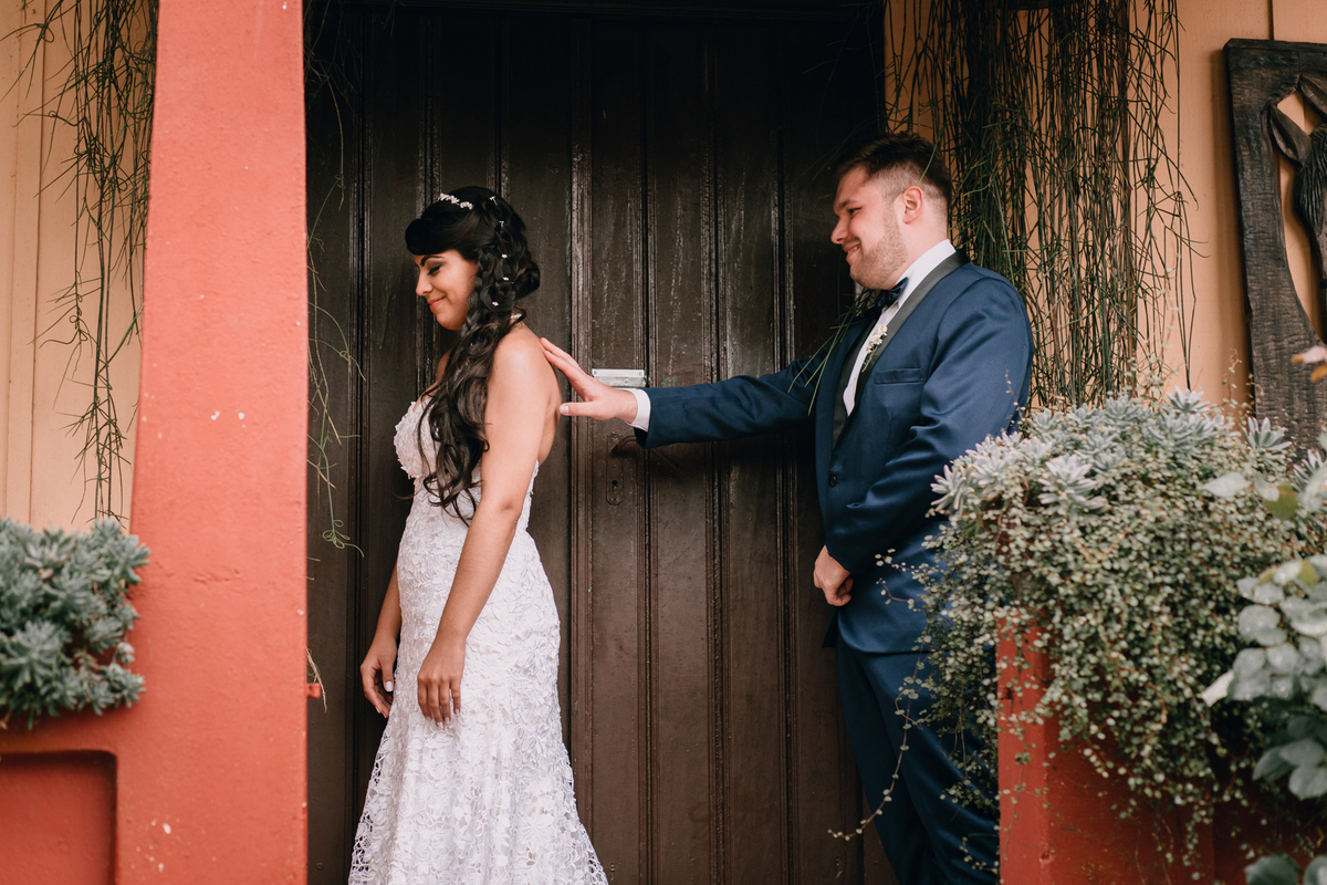 First Look dos noivos na chácara Evíssima