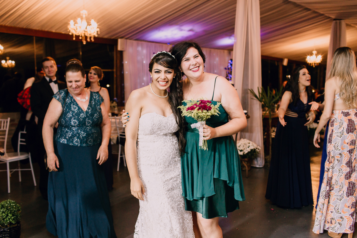 Jogar o buquê da noiva em casamento em Curitiba