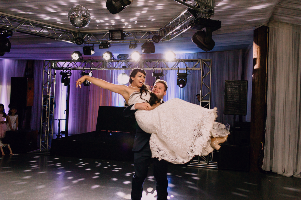 Dança coreografada dos noivos, casamento em Curitiba.