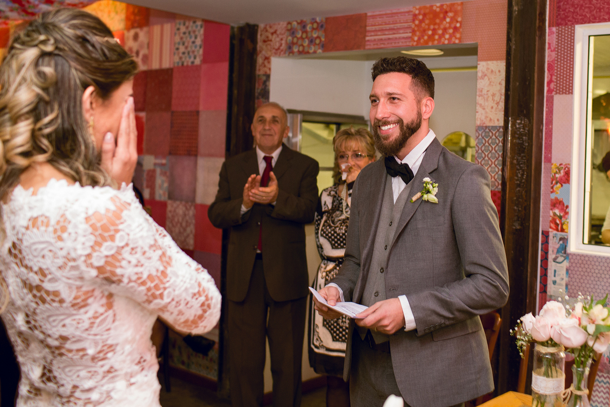 Mini Wedding em Curitiba. Casamento para 16 pessoas em bistrô de Curitiba. Cerimônia de Casamento.