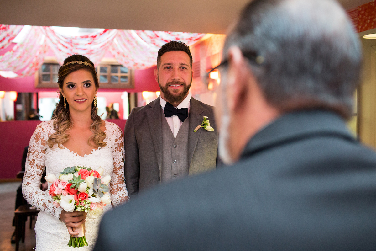 Mini Wedding em Curitiba. Casamento para 16 pessoas em bistrô de Curitiba. Cerimônia de Casamento.