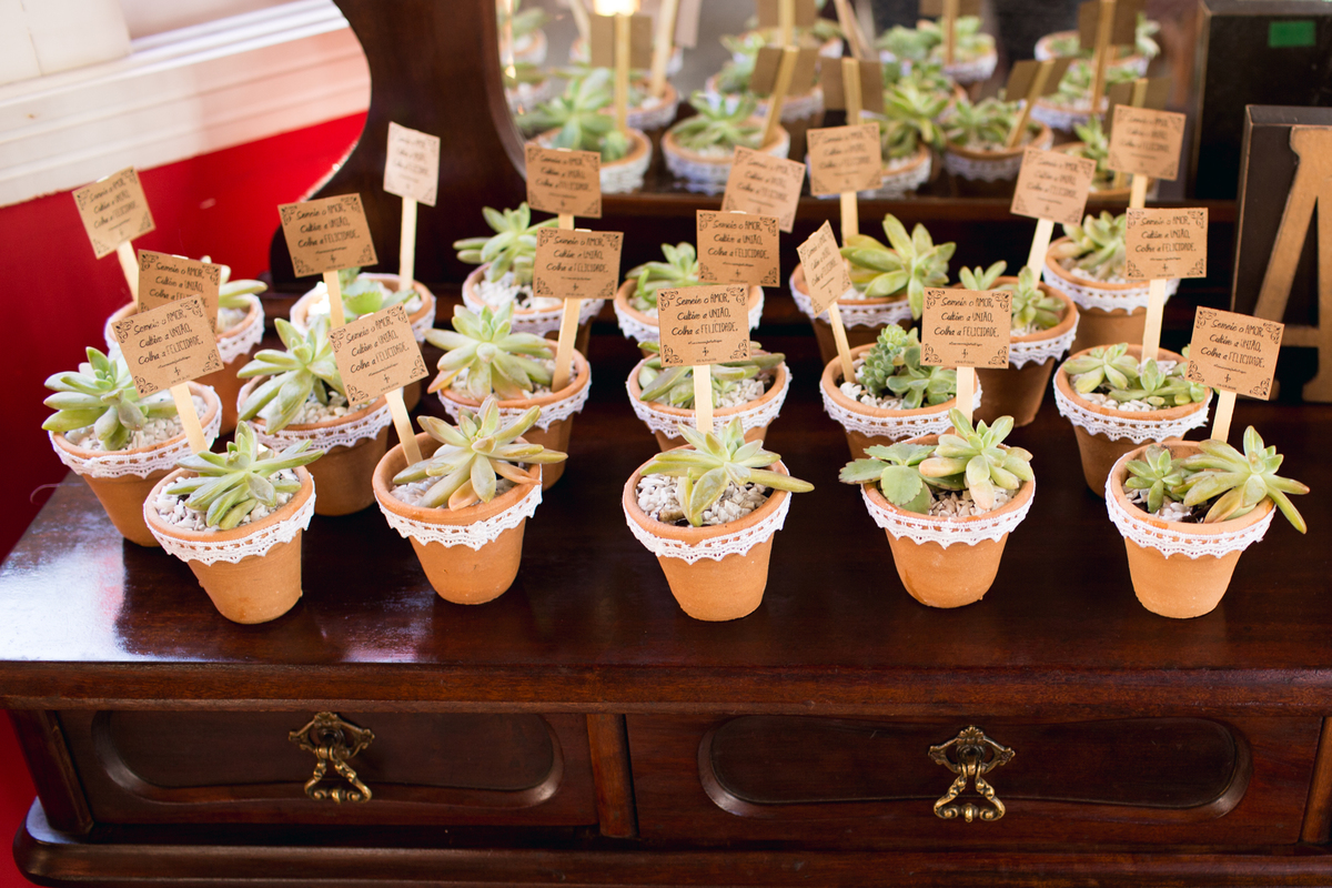 mini wedding em curitiba. Decoração minimalista. Casamento para 16 pessoas em bistrô de Curitiba. 