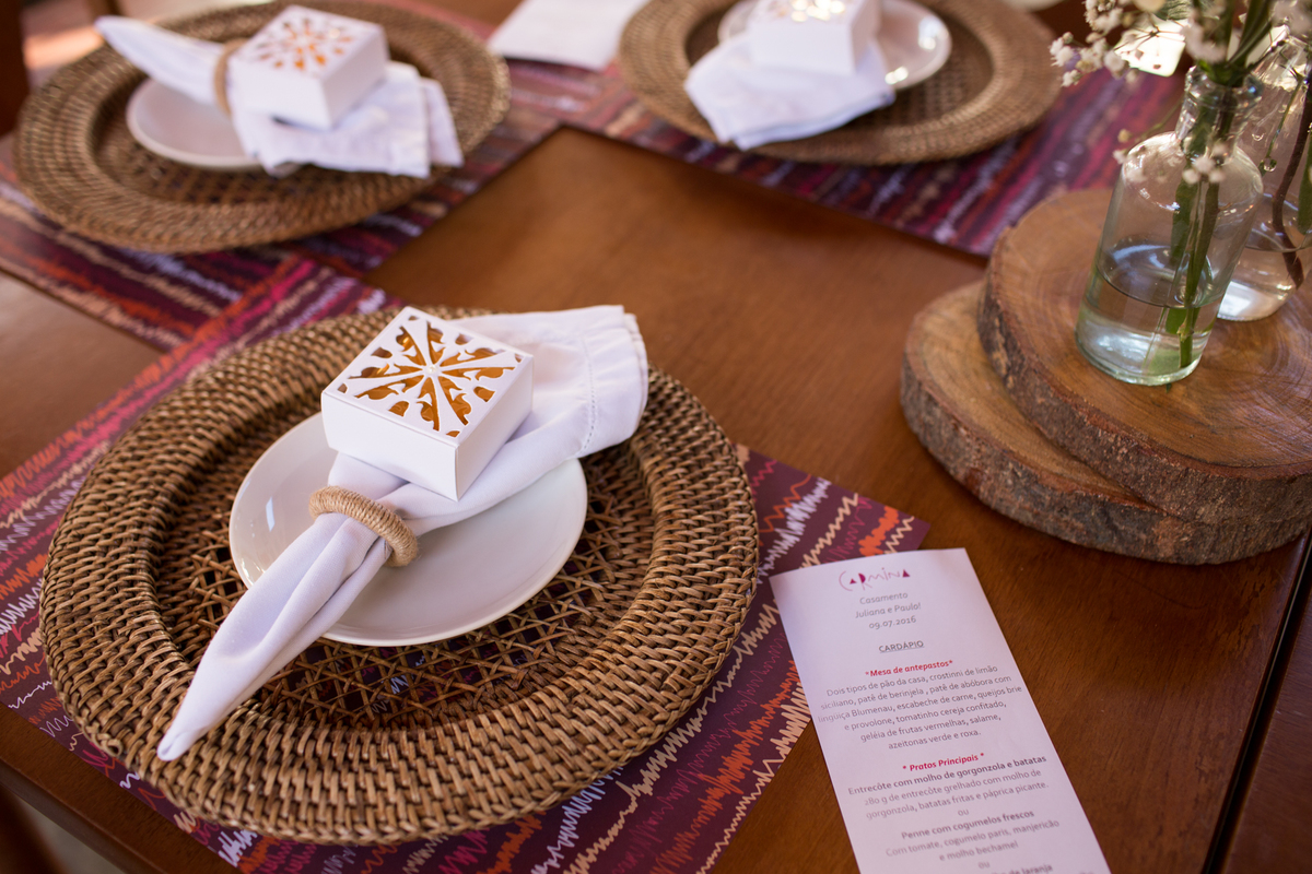 mini wedding em curitiba. Decoração minimalista. Casamento para 16 pessoas em bistrô de Curitiba. 