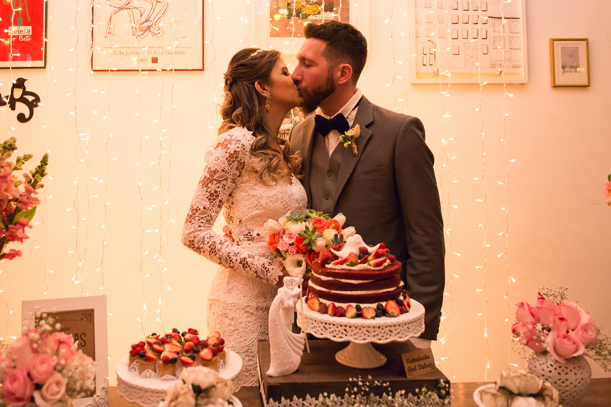Mini Wedding em Curitiba. Casamento para 16 pessoas em bistrô de Curitiba. Cerimônia de Casamento.