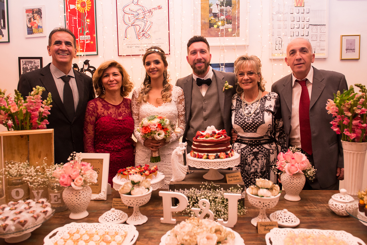 Mini Wedding em Curitiba. Casamento para 16 pessoas em bistrô de Curitiba. Cerimônia de Casamento.