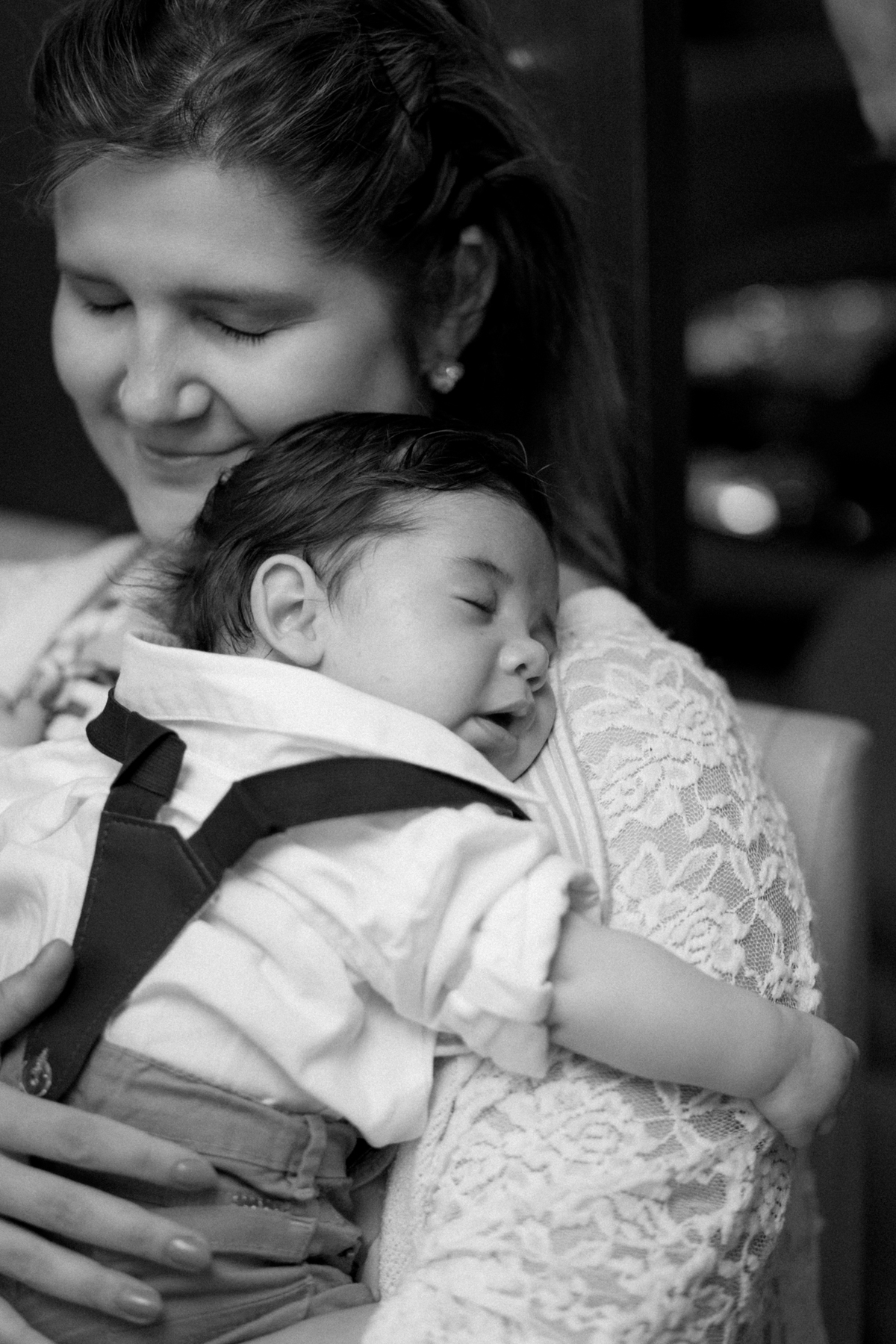 fotografia de batizado realizado na igreja dos capuchinhos no mercês em Curitiba. Fotografia de batizado em Curitiba. 