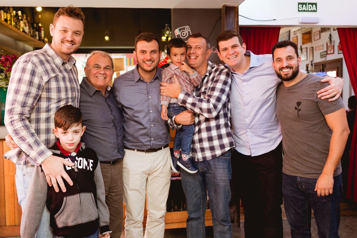 Almoço comemorativo ao batizado de uma criança no Carmina Bistrô. 