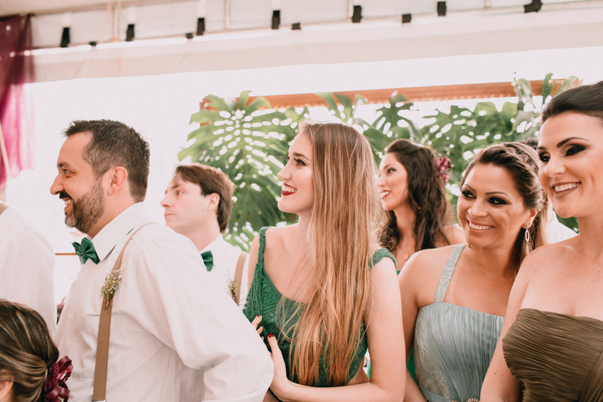 Casamento de dia realizado no Residencial Quatro Barras, região metropolitana de Curitiba. Cerimônia de casamento.
