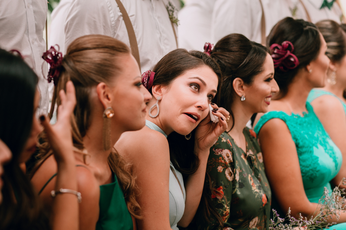 Casamento de dia realizado no Residencial Quatro Barras, região metropolitana de Curitiba. Cerimônia de casamento.