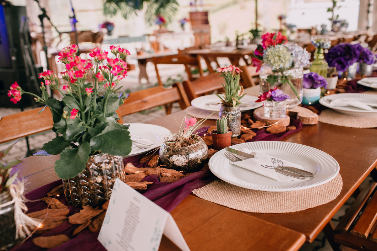 Casamento de dia realizado no Residencial Quatro Barras, região metropolitana de Curitiba. Decoração por Amaranthus.